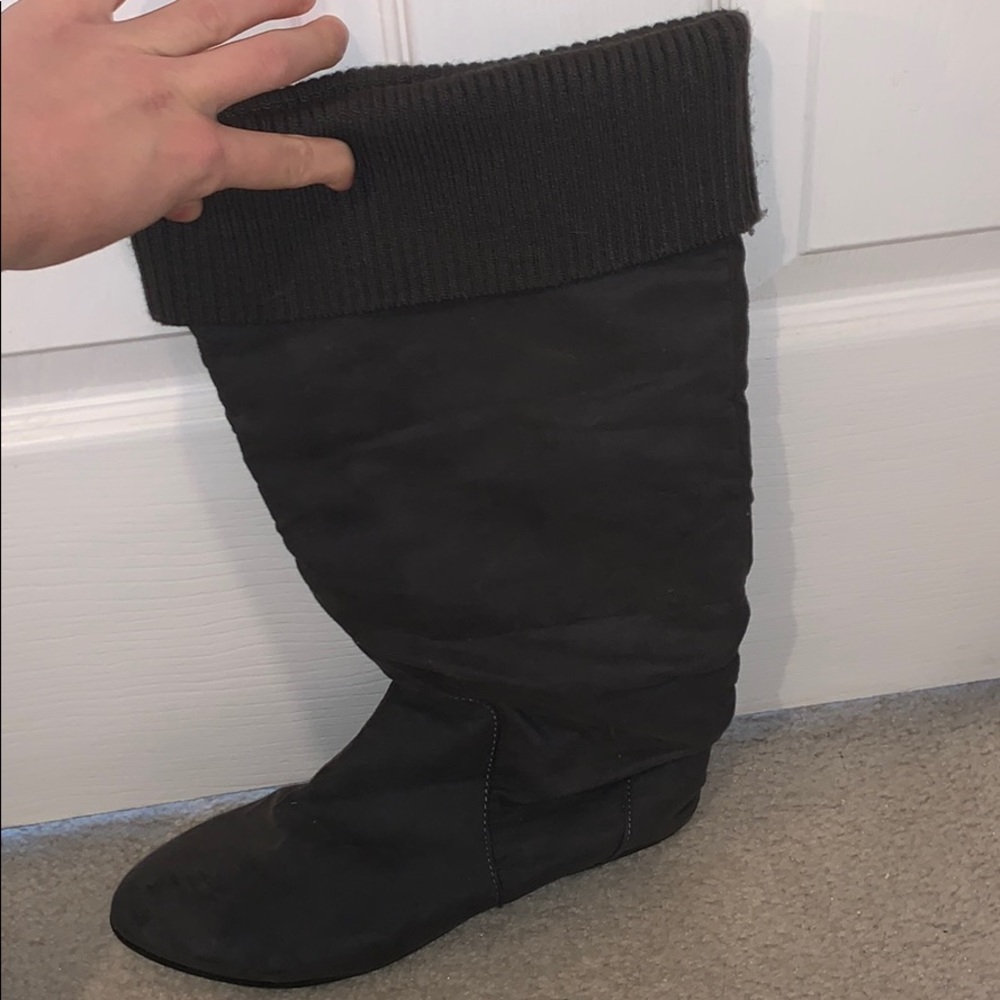 Boots - Picture 4 of 5